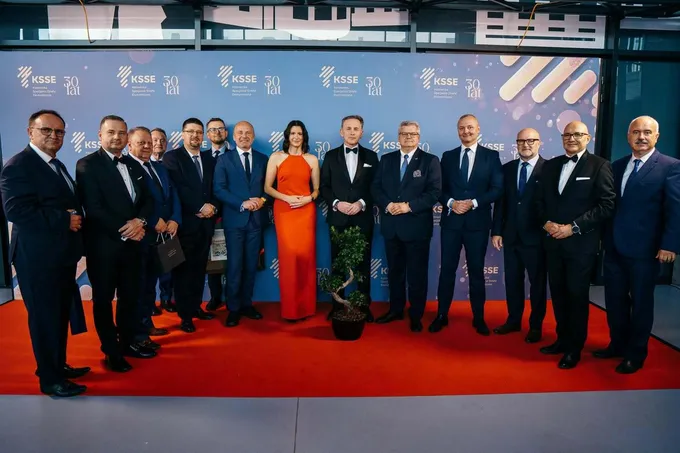 Obraz: 30 lat działalności Katowickiej Specjalnej Strefy Ekonomicznej S.A.